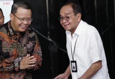 Sambangi PT HK Gubernur Rohidin Pastikan Pembangunan Jalan…