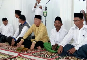 Kunker Ke Kaur, Gubernur sholat Jumat dan Silaturahmi…