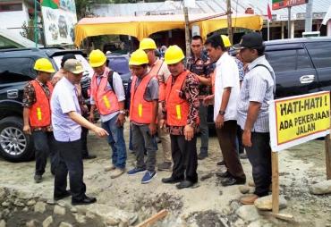 Gubernur Bengkulu memberikan arahan kepada pihak Kontraktor Pelaksana. Foto/Dok.Diskominfotik Prov Bkl.