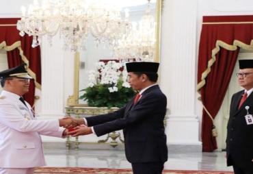 Foto Gubernur Bengkulu Rohidin Mersyah Bersama Presiden RI  Jokowidodo