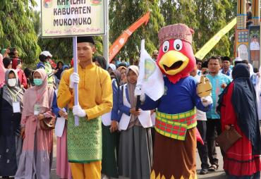 Maskot ayam brugo pada MTQ ke 34 Tingkat Provinsi Bengkulu di Kabupaten Mukomuko