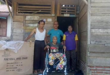 Warga Butuh Kursi Roda, Bupati Gusnan Respons Cepat