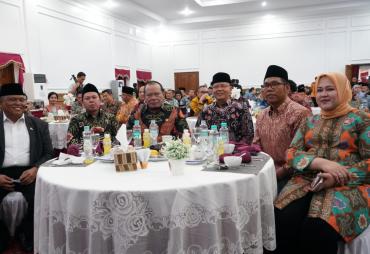 Didepan Ketua DPD RI, Gubernur Rohidin Paparkan Alasan…