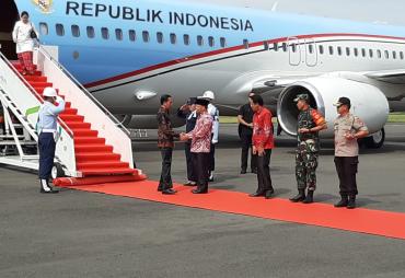 Gubernur Rohidin Bersama Masyarakat Sambut Presiden RI