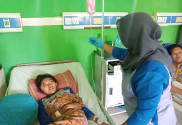 Peduli Warga, Gubernur Rohidin Bantu Pengobatan Penderita…