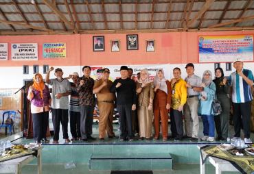 Gubernur Rohidin saat di Desa Hargo Binangun Seluma