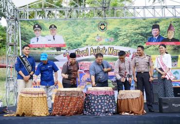 Wabup Buka Festival Ayiak Manna I 