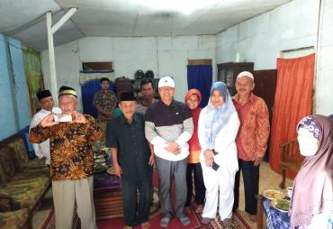Gubernur Rohidin saat silaturahmi bersama warga di Putri Hijau