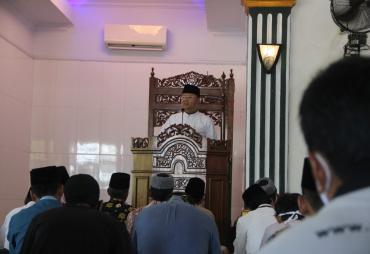 Gubernur Rohidin Imbau Jama'ah Pentingnya Disiplin…