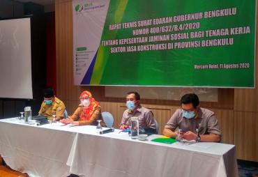 Lindungi Pekerja Kontstruksi, Gubernur Rihidin Keluarkan SE…