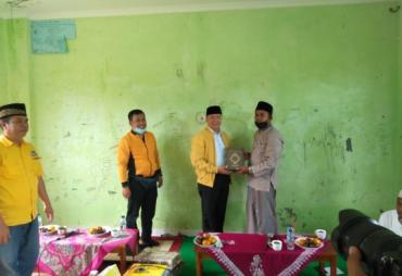 Rohidin Berikan Bantuan ke Ponpes Darunnajah Bengkulu Utara