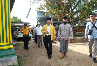 Rohidin Mersyah saat berkunjung ke Ponpes Darunnajah Bengkulu Utara