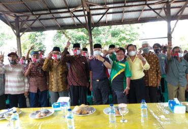 Rohidin bersama masyarakat Seluma Kota
