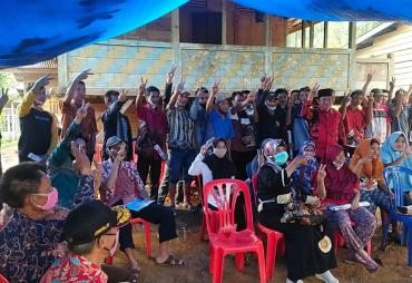 Rosjonsyah bersama masyarakat Padang Pelasan Seluma