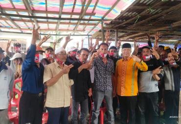 Rohidin bersama masyarakat Merigi Kepahiang