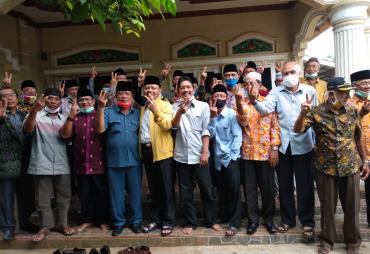 Rohidin bersama kepala kaum dan Pengurus BMA Kabupaten Mukomuko