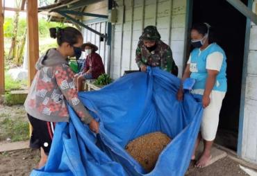 Perkuat Silaturahmi, Satgas TMMD Bojonegoro Bantu Warga…