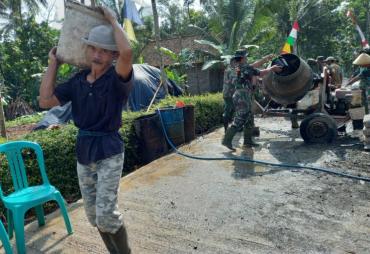 Distribusi Kricak Selesaikan Pengecoran Jalan