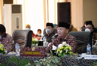 Gubernur Rohidin Mersyah