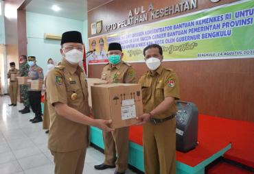 Gubernur Rohidin Serahkan 169 Oksigen Konsentrator untuk Rumah Sakit Rujukan COVID-19 Bengkulu
