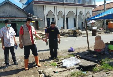 Wakil Bupati Tanggamus Tinjau Lokasi Banjir di Pekon…