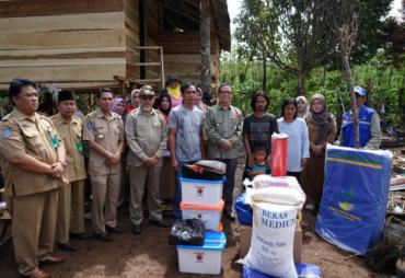 Bupati Kepahiang Berikan Bantuan Kepada Korban Kebakaran