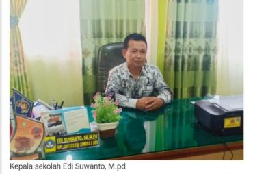 Kepala SMP N 2 Kepahiang Edi Suwanto, M.Pd