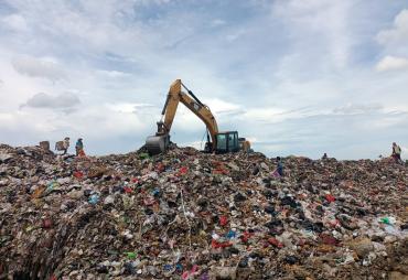 Dewan Komisi II Tinjau TPA Sampah Air Sebakul