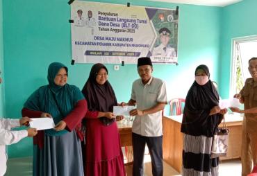 Penyaluran BLT DD maju Makmur Tahap Tiga