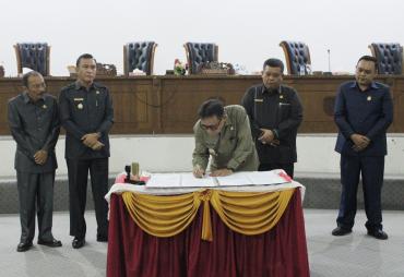DPRD Kepahiang Sahkan Perda Pajak dan Retribusi Daerah