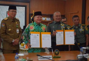 Penandatanganan Perjanjian Kerja Sama Program Pembangunan Rumah Tidak Layak Huni