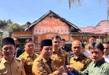 Wujud Kepedulian, WaliKota Bengkulu Kunjungi Korban Kebakaran di Betungan