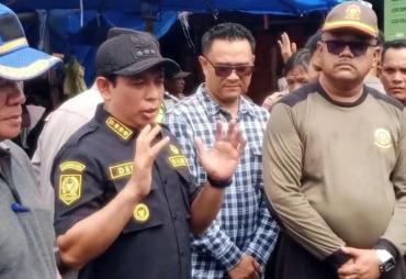 WaliKota Bengkulu Tertibkan PKL di KZ Abidin–Mega Mall, Ajak Beralih ke Pasar Resmi