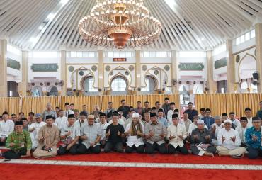 Gubernur Helmi Hasan Lepas 50 ASN Ikuti Retreat Merah Putih Angkatan V