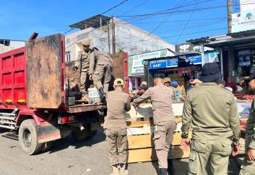 Penertiban Pasar Panorama Memanas, Satpol PP Angkut…
