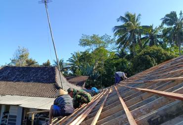 Reng Terpasang Kokoh, Harapan Hunian Layak Bapak Paidi