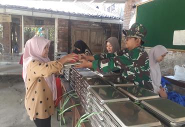 Pembagian MBG di Desa Cukil Berjalan Tertib dan Tepat…