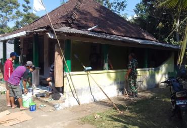 Perbaikan Mushola Al hikmah Dalam Program TMMD Reg ke-129