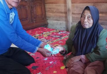 Pemdes Bukit Sari Laksanakan Pembagian BLT DD April Hingga…