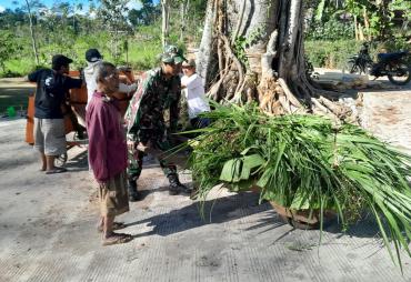 Serka Waljiono Bantu Peternak Lansia Pencari Rumput
