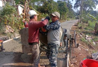 Semangat Satgas TMMD dan Warga Desa