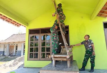 Satgas TMMD Sempurnakan Rumah Bapak Paidi