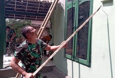 Penyelesaian RTLH Masuki Tahap Pengecatan, Warga Sambut…