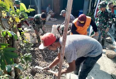 Semangat Gotong Royong Warnai Penyelesaian Rabat Beton…