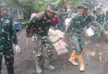 Beban Berat Tak Halangi Satgas TMMD dan Warga Wujudkan…