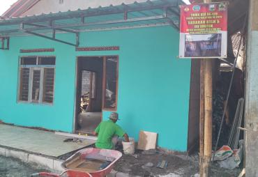 Satgas TMMD dan Warga Kompak Selesaikan Pemasangan Keramik…